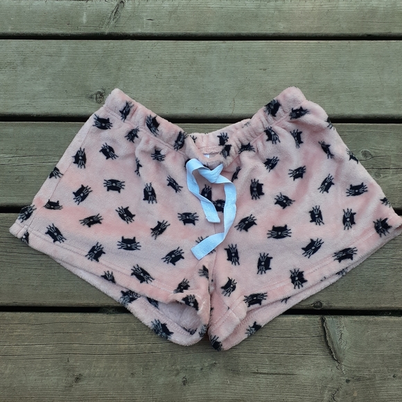 Pink kitty pattern fuzzy shorts - Picture 1 of 4